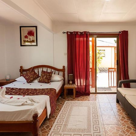 Dream Holiday Self Catering ลาดิก ภายนอก รูปภาพ